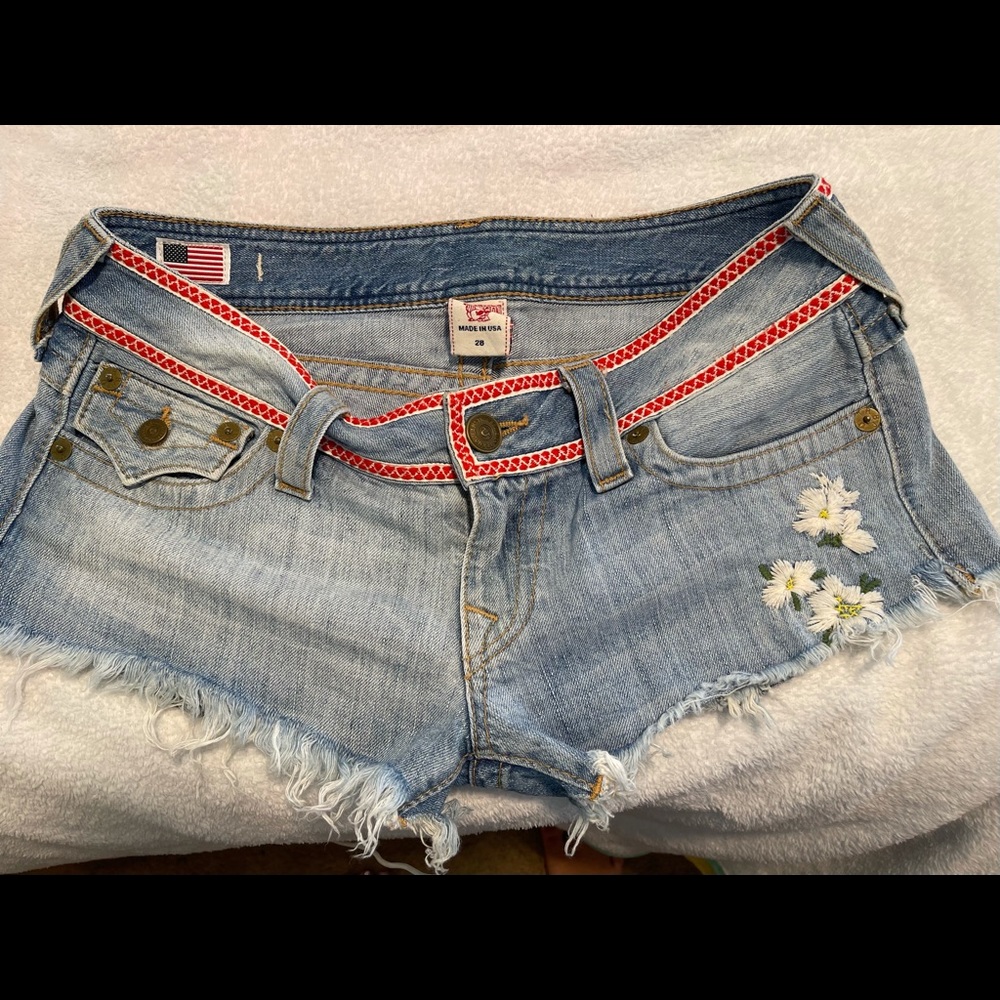 True Religion Daisy dukes shorts - Picture 3 of 4